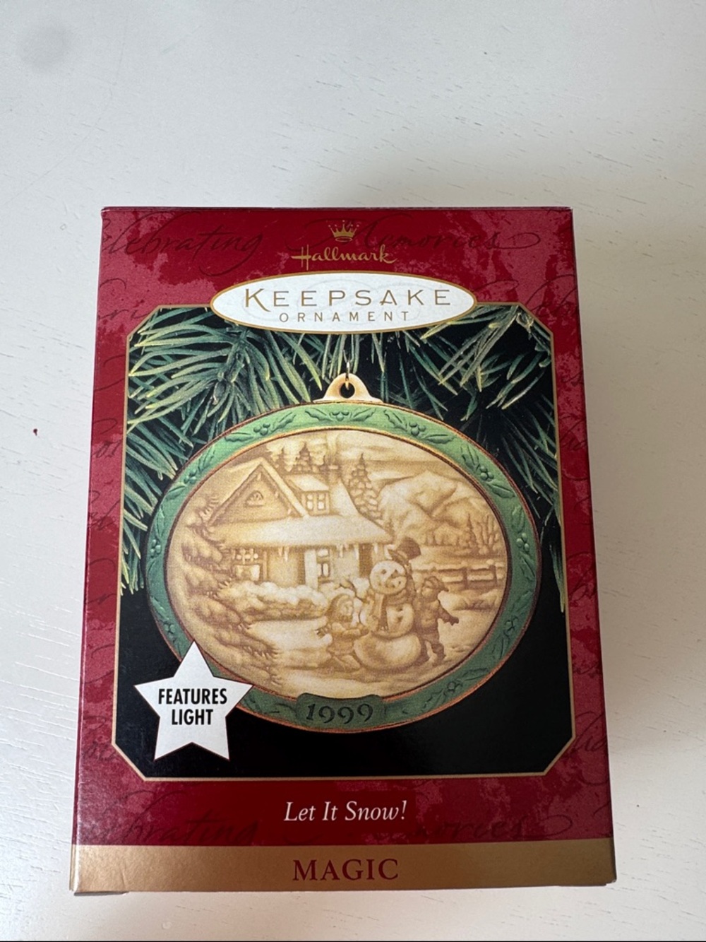 Hallmark Keepsake Ornament: Let It Snow!